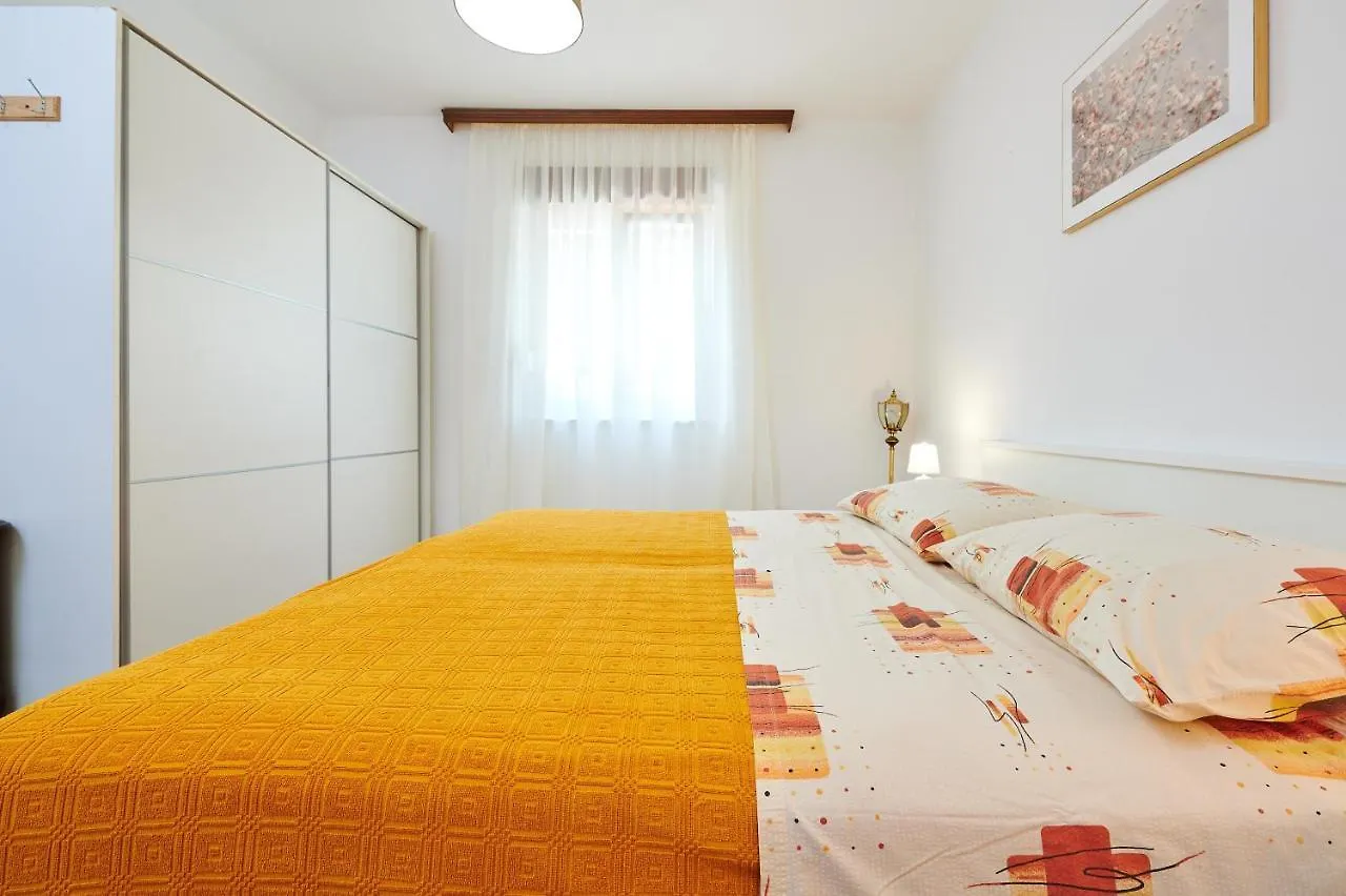 Joso And Diana Apartments Trogir