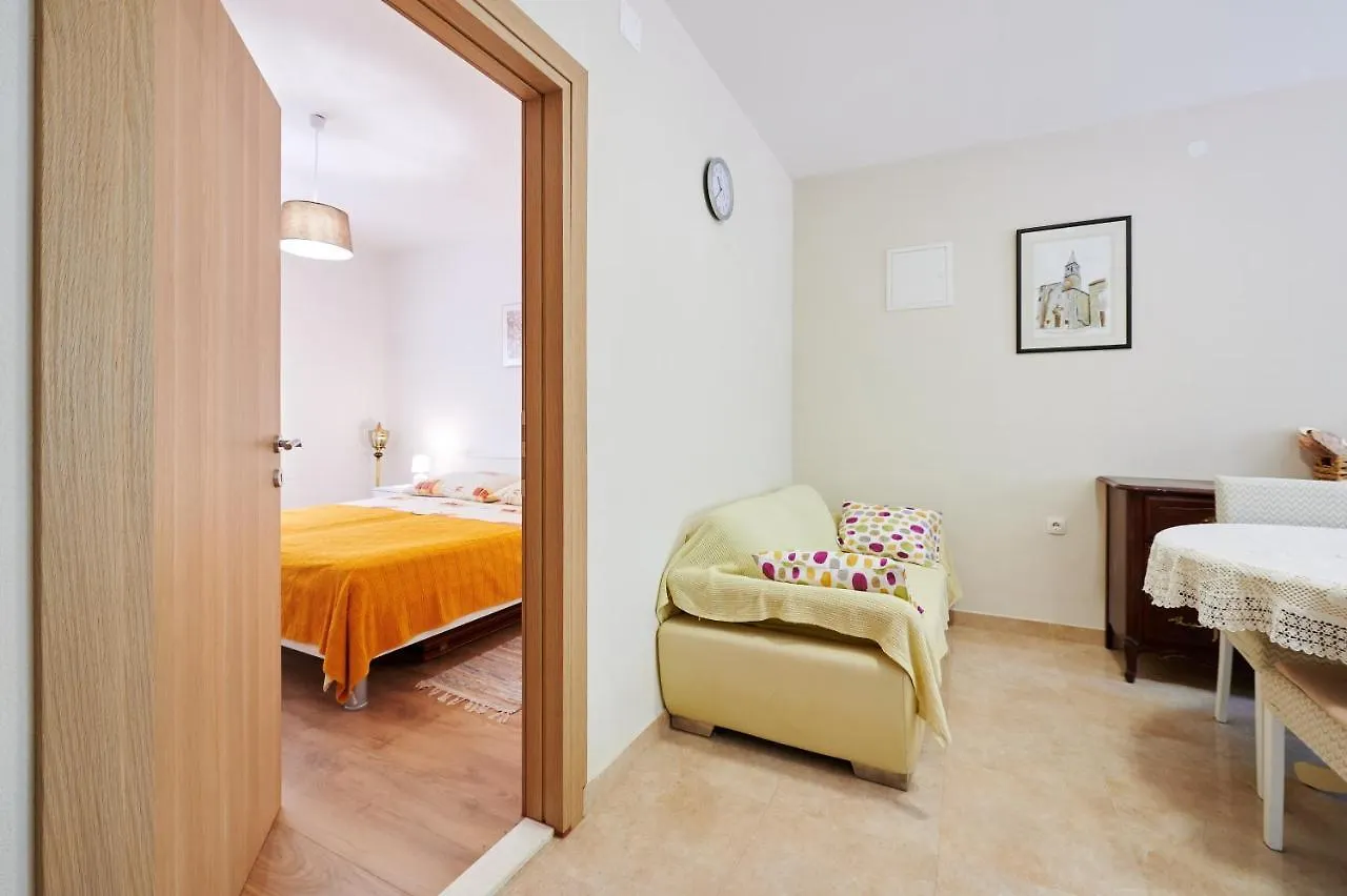 Joso And Diana Apartments Trogir