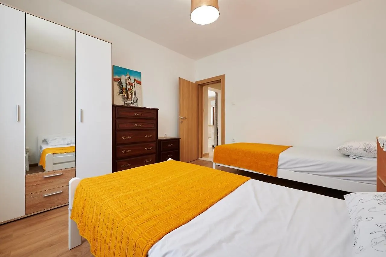 Joso And Diana Apartments Trogir