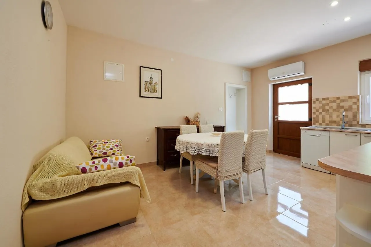 Joso And Diana Apartments Trogir 0*,