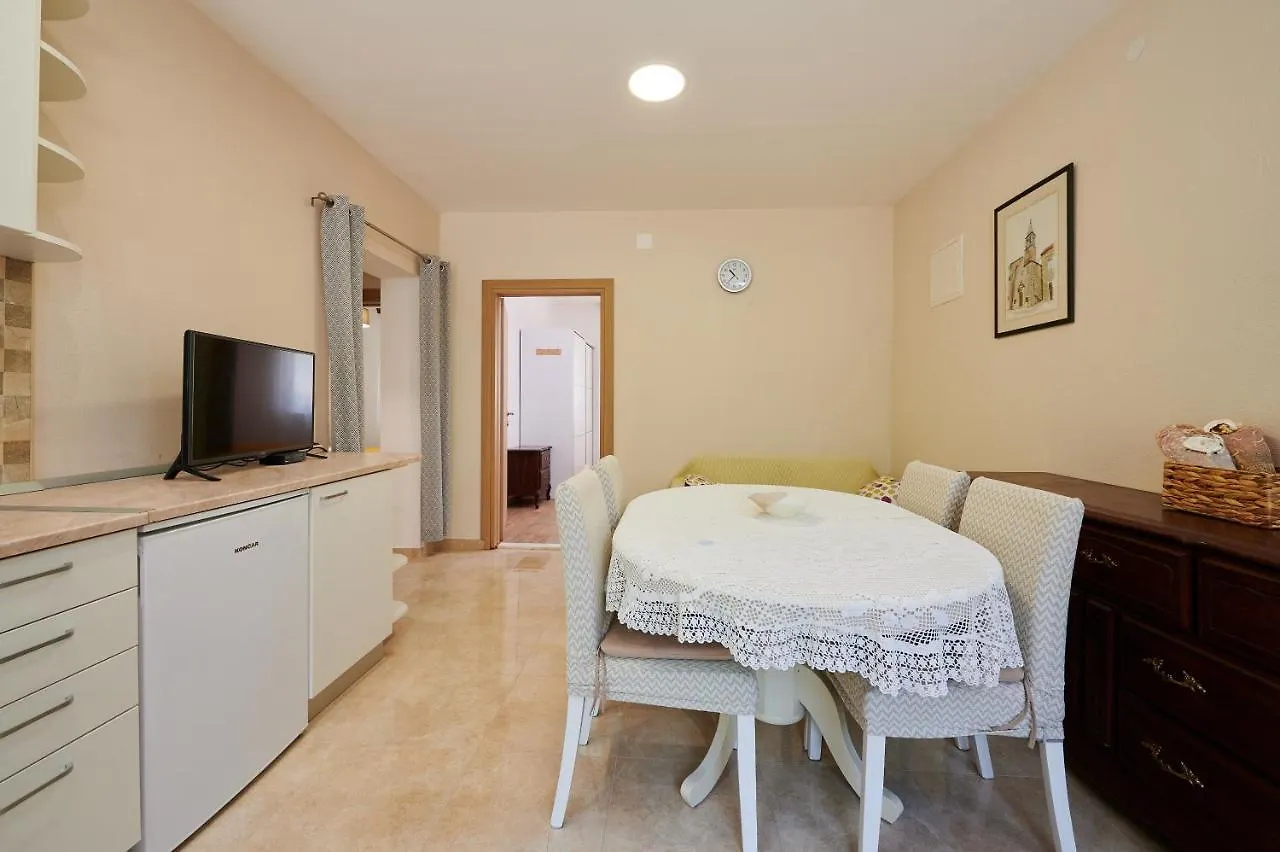 Joso And Diana Apartments Trogir Croatia