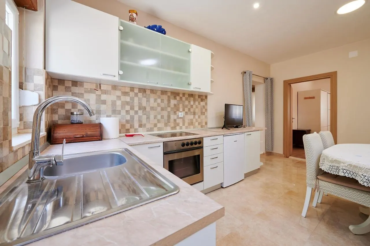 Joso And Diana Apartments Trogir