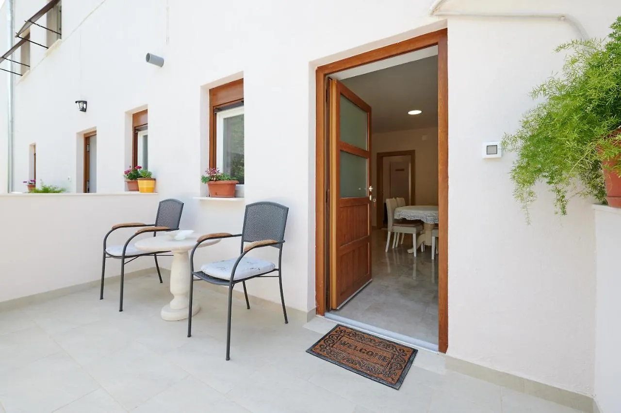 Joso And Diana Apartments Trogir Croatia